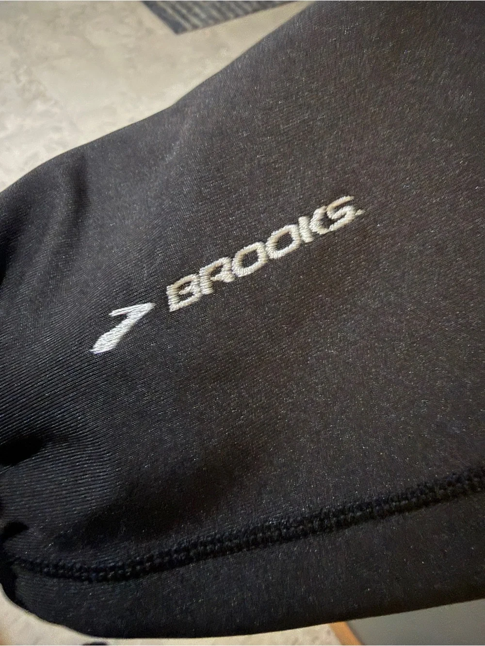 Brooks medium men’s